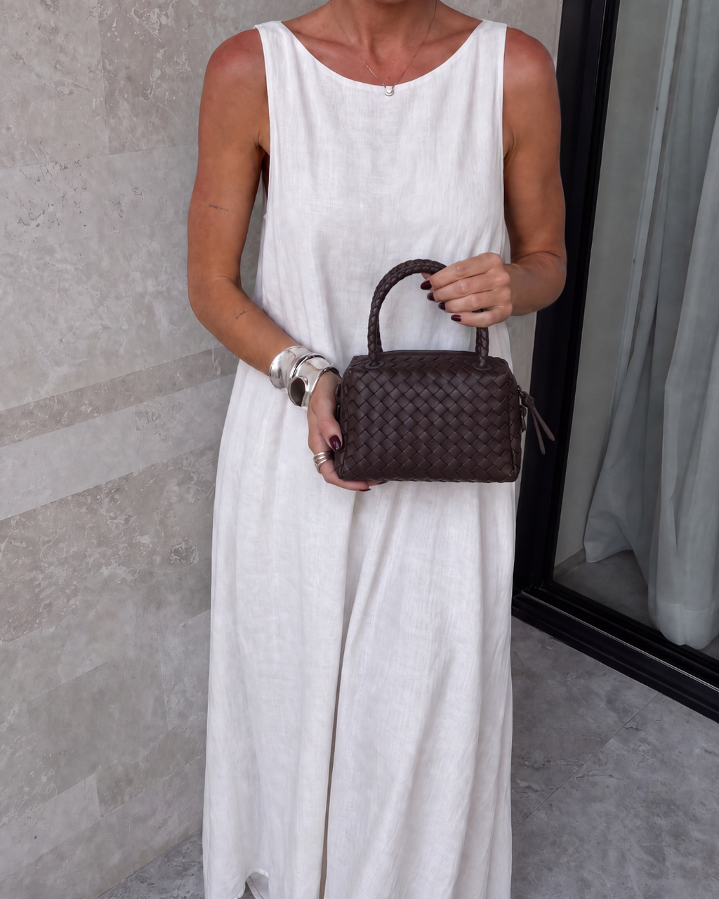 Chocolate Brown | Hands