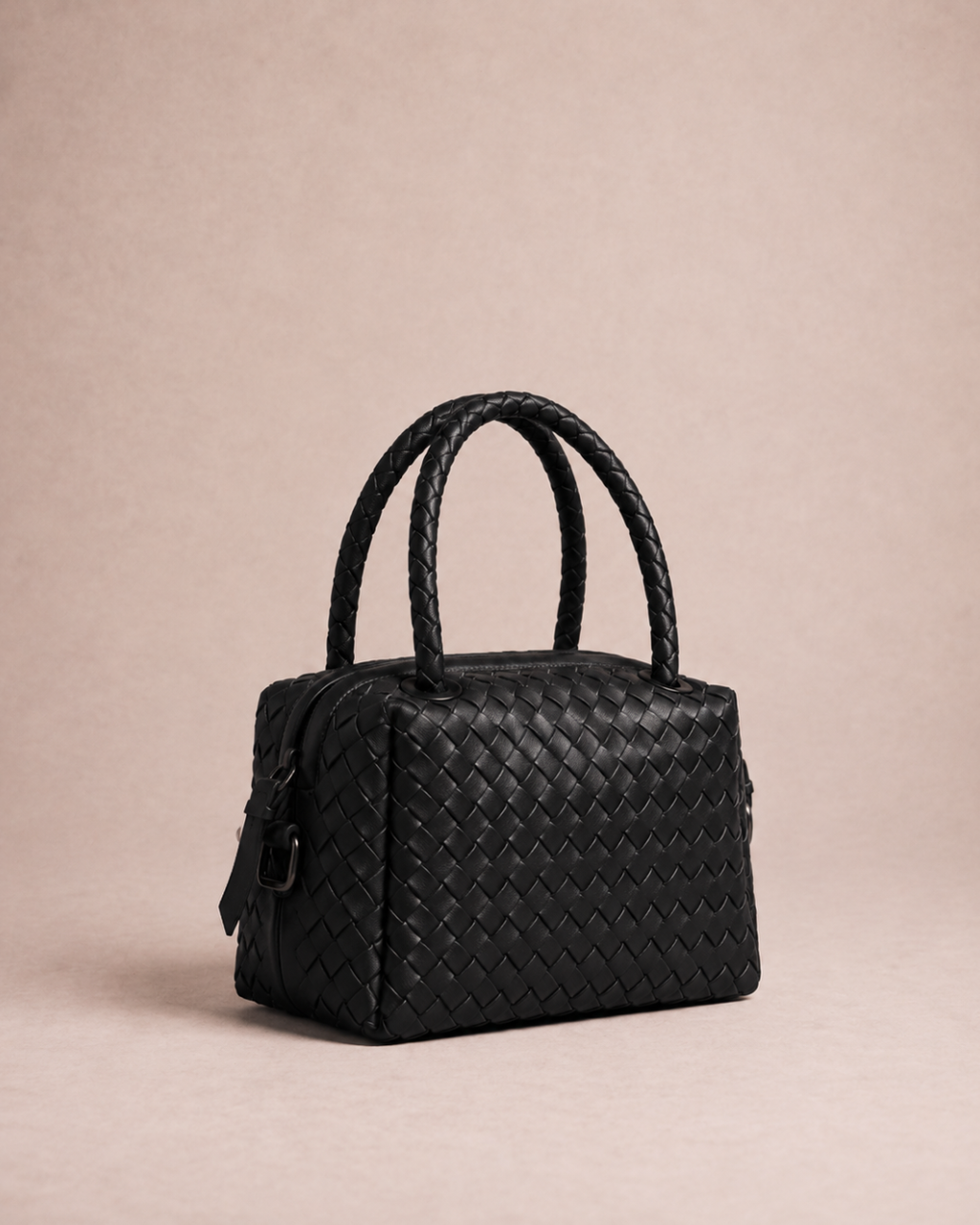 Shiny Black | Angle