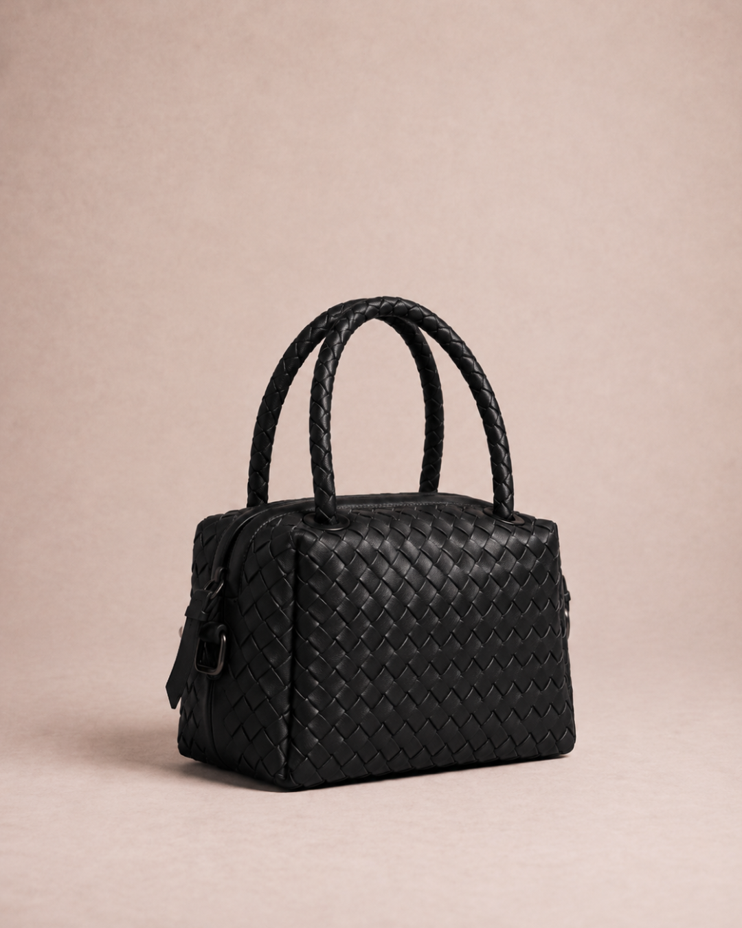 Shiny Black | Angle