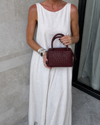 Burgundy | in hands